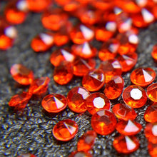 Load image into Gallery viewer, 1000Pcs/lot 4.5mm Wedding Party Decoration Tiny Diamond Confetti Acrylic Crystals Confetti DIY Crafts Embellishments