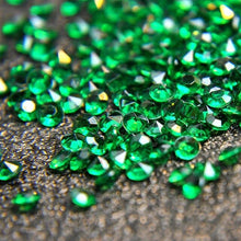 Load image into Gallery viewer, 1000Pcs/lot 4.5mm Wedding Party Decoration Tiny Diamond Confetti Acrylic Crystals Confetti DIY Crafts Embellishments